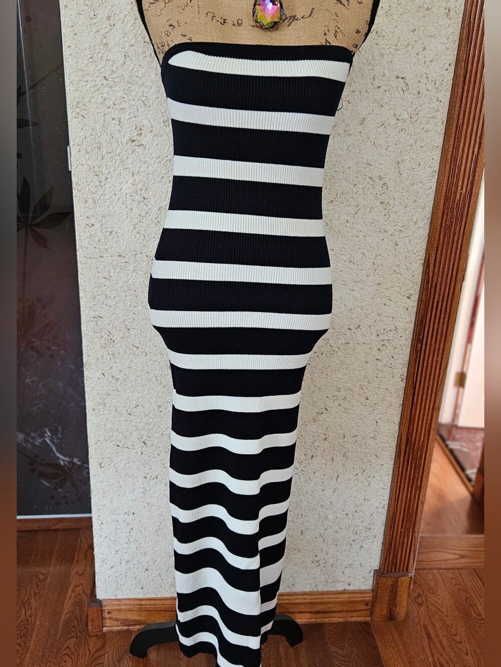 Beatiful Brand New Strapless Summer Dress. Size Xs